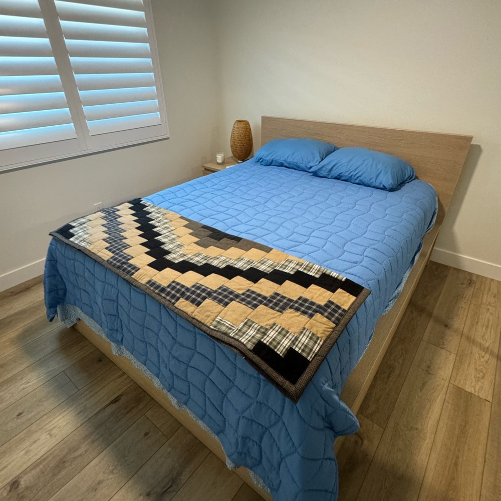 Handmade Bed Runner/Lap Quilt - Picture 2 of 5